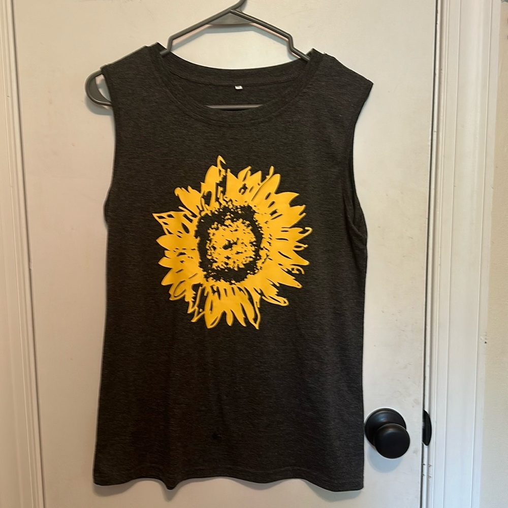 Womens sleeveless top